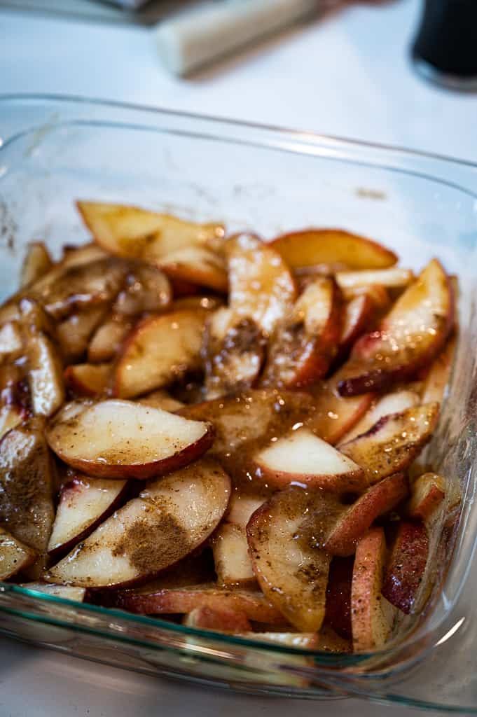 Peaches with spices 