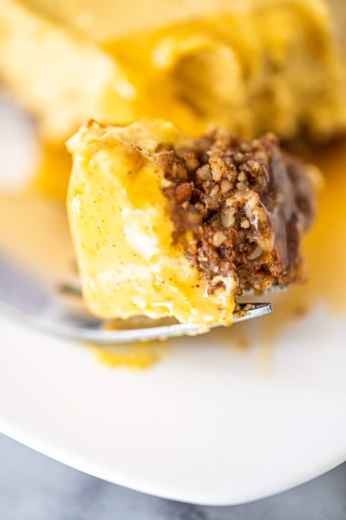 Nut pie crust with caramel pumpkin cheesecake
