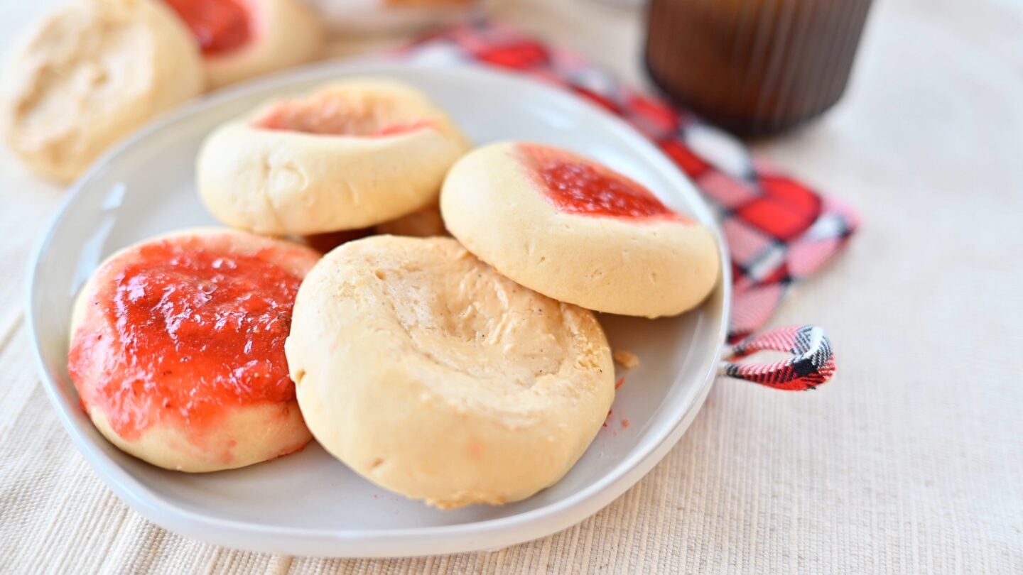 kolaches on a plate 