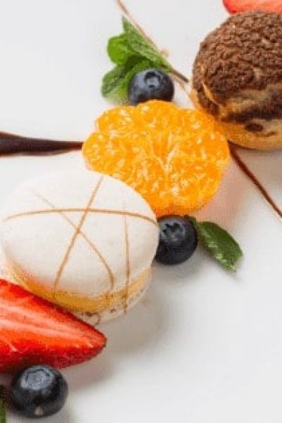 Macaron desserts on a table